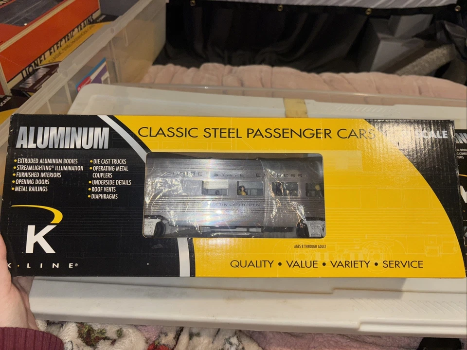 Четыре алюминиевых классических стальных легковых автомобиля в масштабе O, включают пассажирские фигурки - Изображение 2 из 4