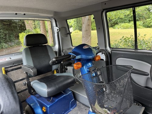 Fiat Doblo Wheel Chair Access Vehicle. 1.2 Petrol. WAV. RAMP. ULEZ. SILVER. - Picture 18 of 19