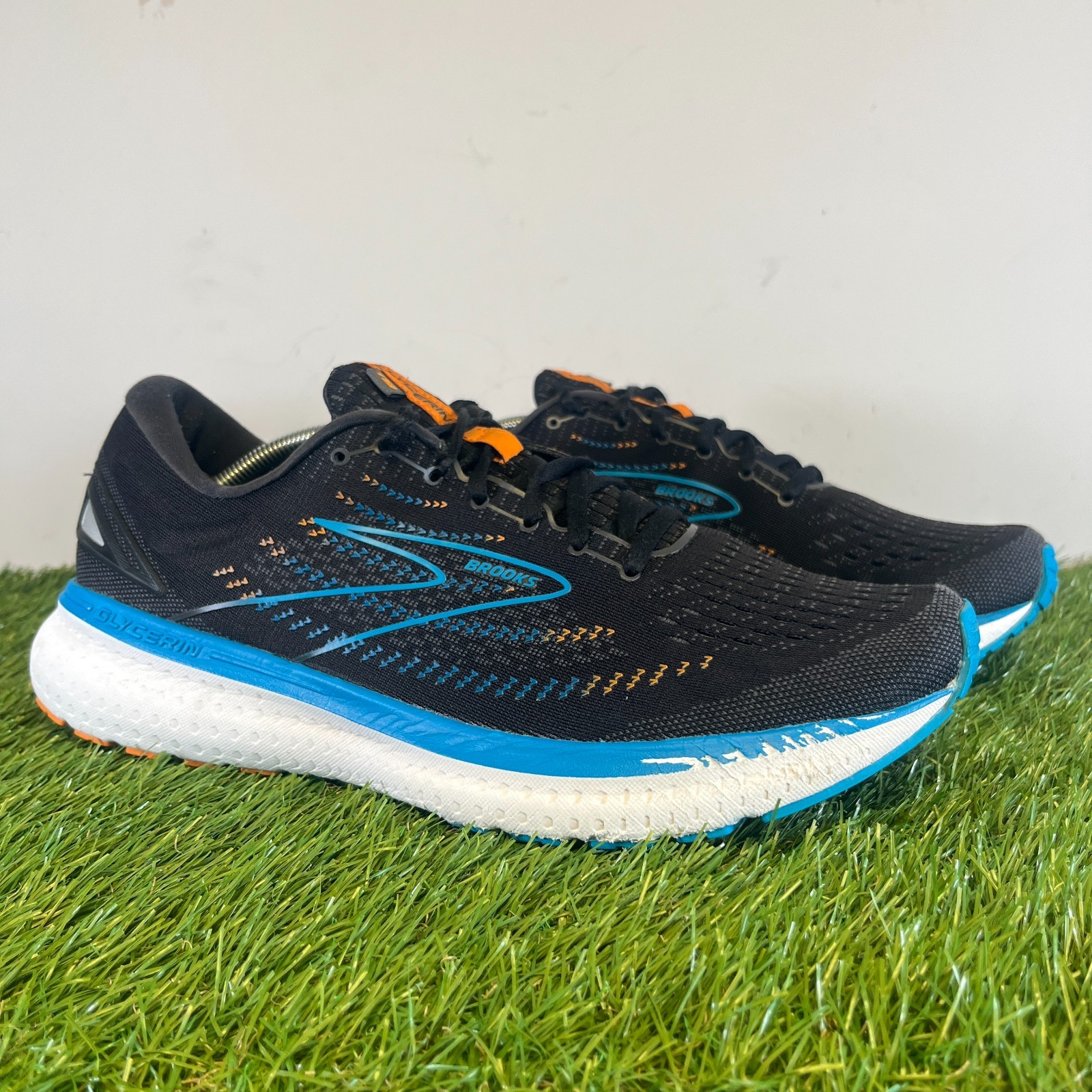 Brooks Trainers Size 11.5 Men's Blue Black Glycerin 19 Performance Running Shoes