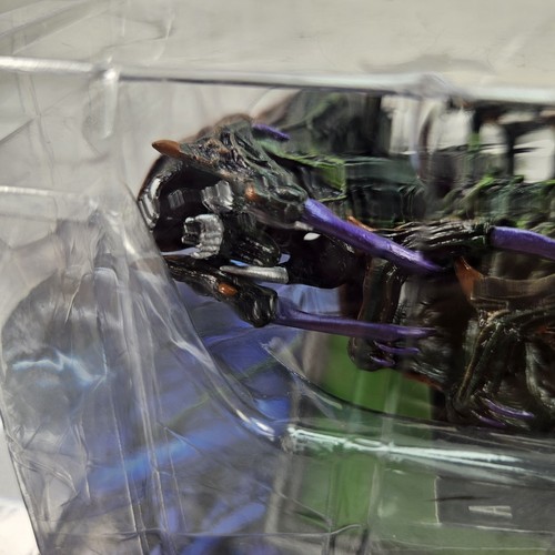 NECA Aliens Kenner Tribute Ultimate Snake Alien 2019 8" Figure Box Damage Read - Picture 14 of 23