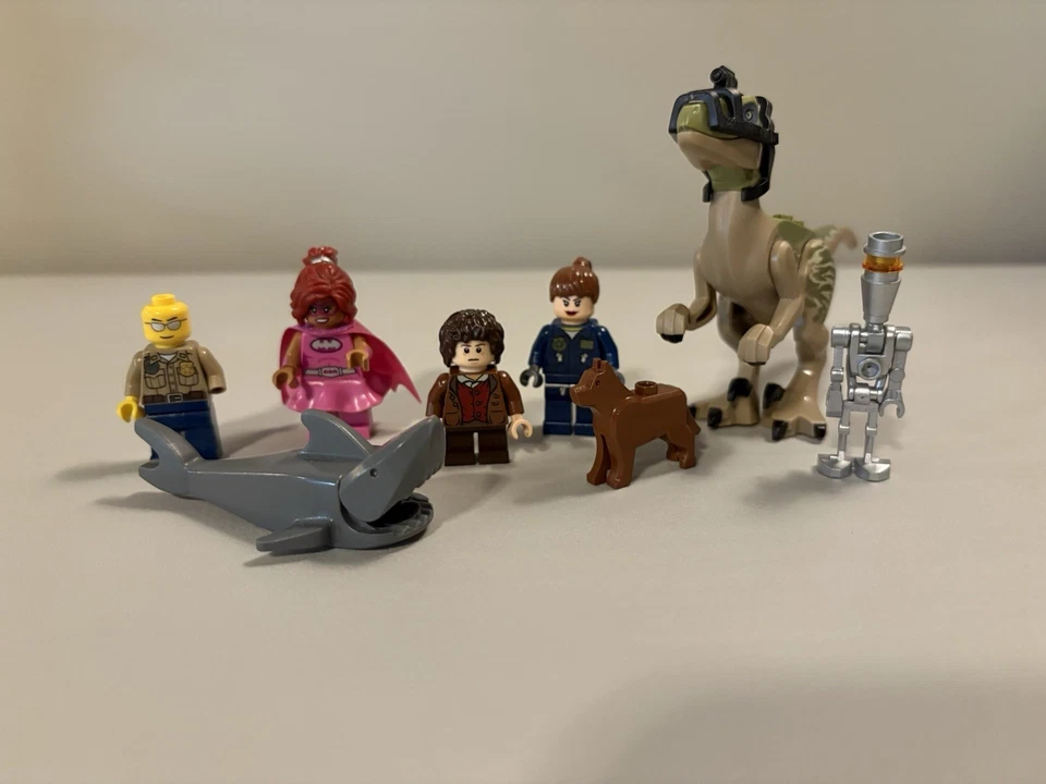 ЛОТ МИНИФИГУРОК LEGO Гарри Поттер, Бэтмен, Город + Велоцираптор, Акула и Собака - Изображение 2 из 4