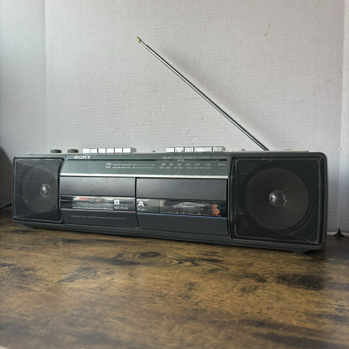 Sony CFS-W301 Sound Rider Dual Cassette Recorder AM-FM Sony CFS-W301 Sound Rider Dual Cassette Recorder AM-FM