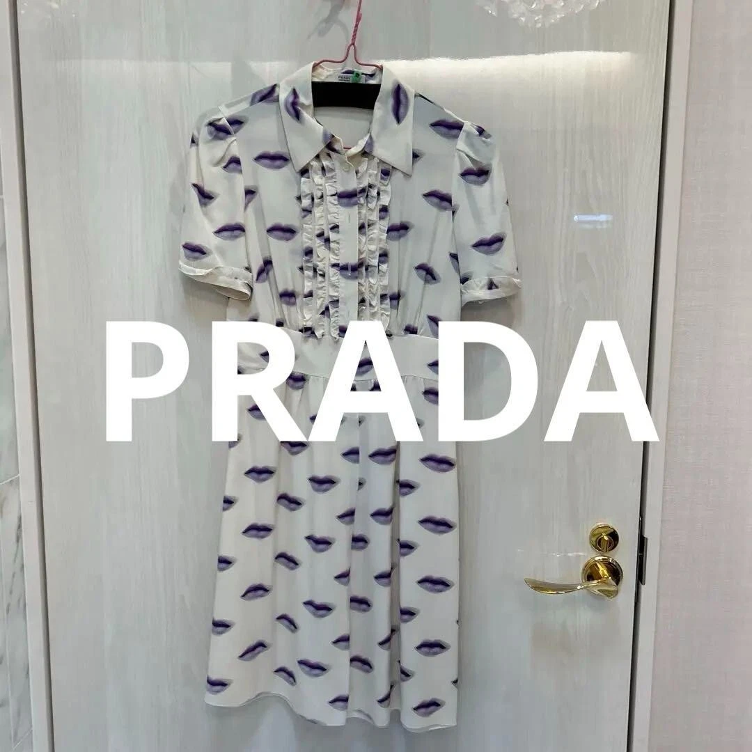 Abito Prada in seta con motivo labbra GIAPPONE