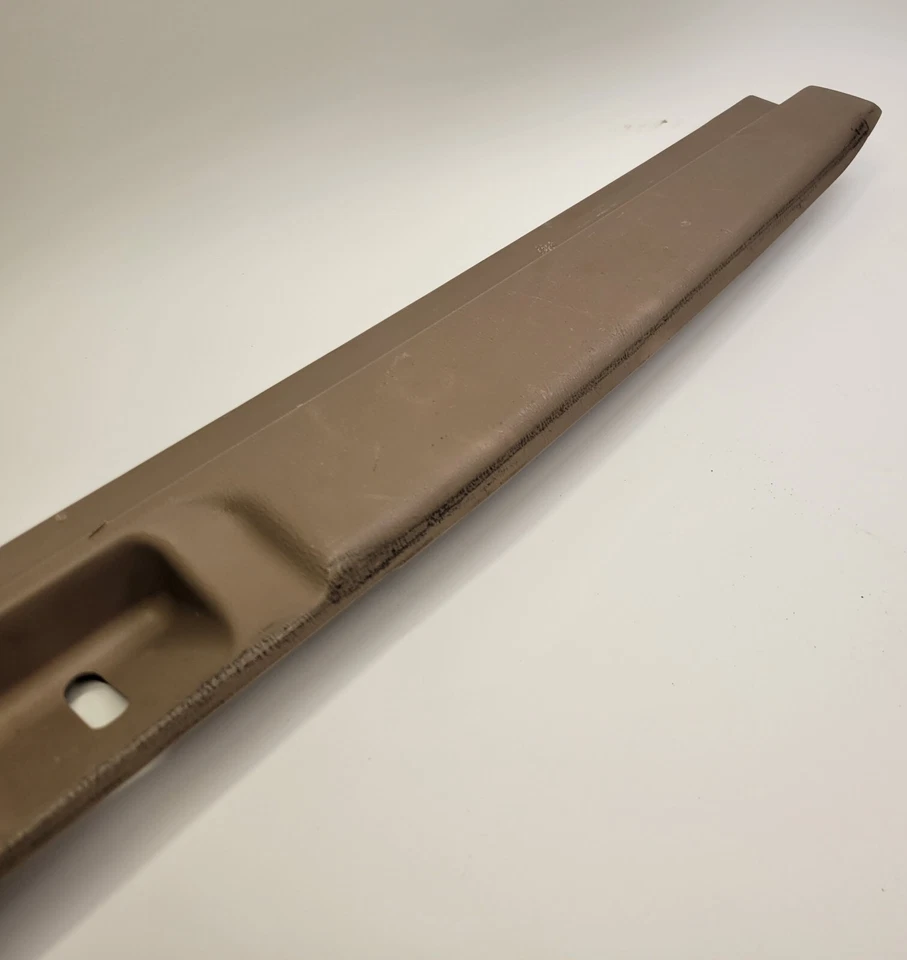 2004 斯巴鲁内陆升降门装饰磨损板 — 第 4/4 张图片