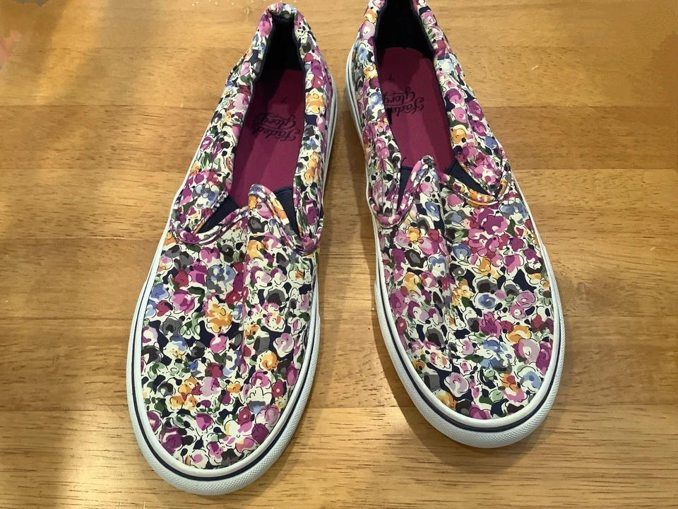 Zapatos sin cordones Faded Glory talla 7 Twin Gore lona estampado floral punta redonda usados en excelente estado Foto 2 de 4