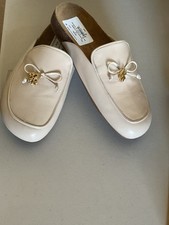 TORY BURCH LEATHER SLIP ON FLAT CHARM MULE IN BRIE US 10 M