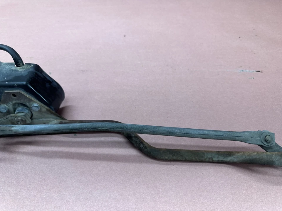 BMW 2002 1502-2002tii Windshield Wiper Motor W Console OEM 93K Miles - Image 3 of 4