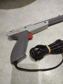 ** RARE** Nintendo NES Grey  Zapper Gun Controller  - fully tested + Game