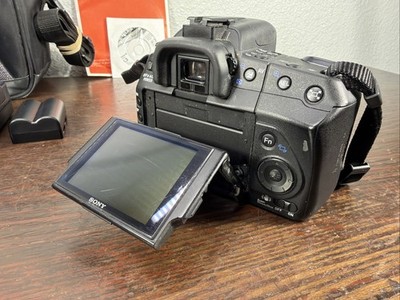 Sony Alpha a300 10.2MP Digital SLR Camera - Black (Kit w/ DT 18