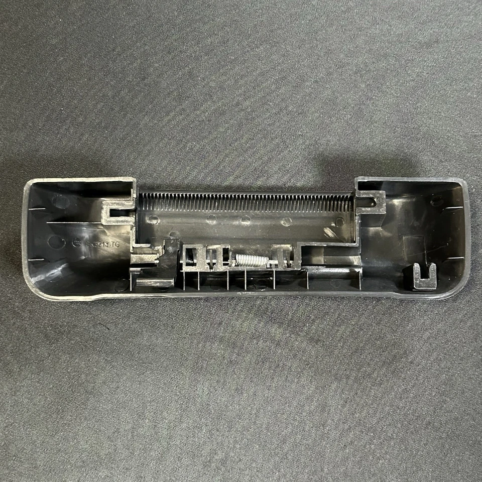 Manija del portón trasero Dorman 82504 Suzuki Foto 2 de 4