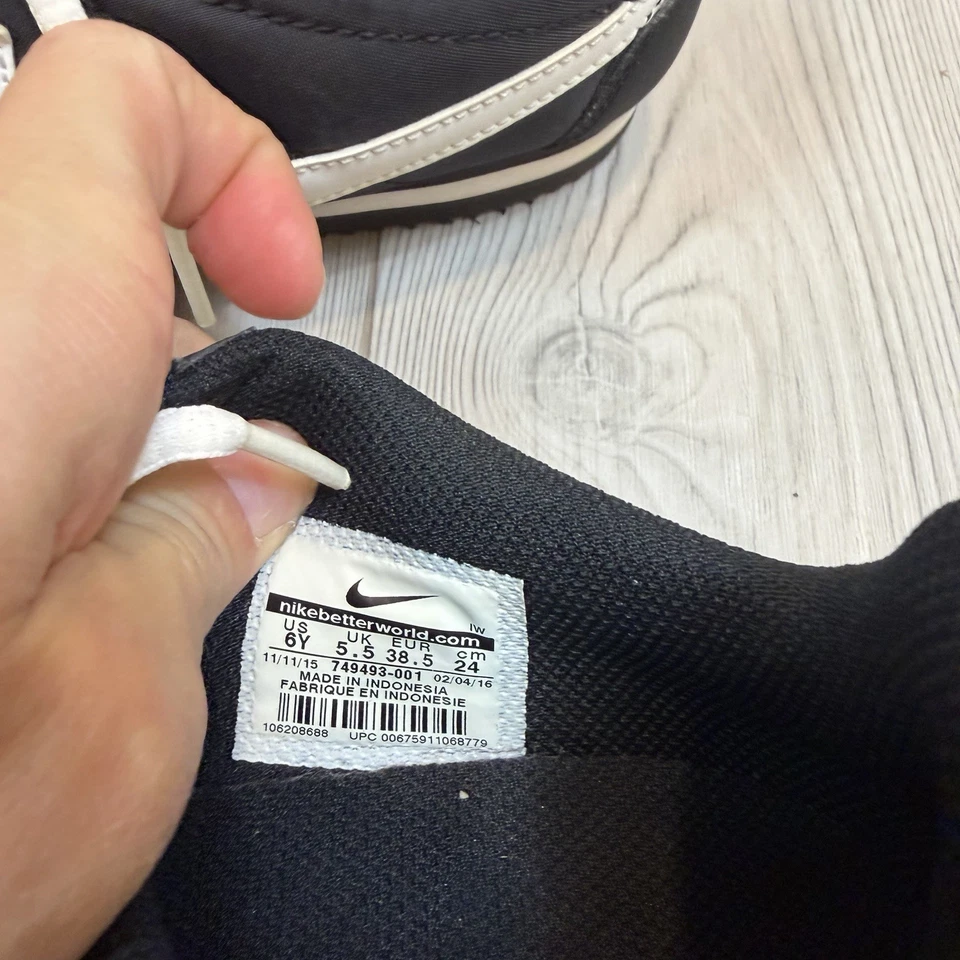 Nike Cortez Zapatilla Negra Con Cordones Nylon Juvenil Talla 6Y/Mujer 7.5 Estilo 749493 Foto 3 de 4