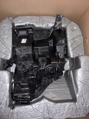85535169 OEM USED  1 Semi Cracked Tab 2019-2022 Sierra 1500