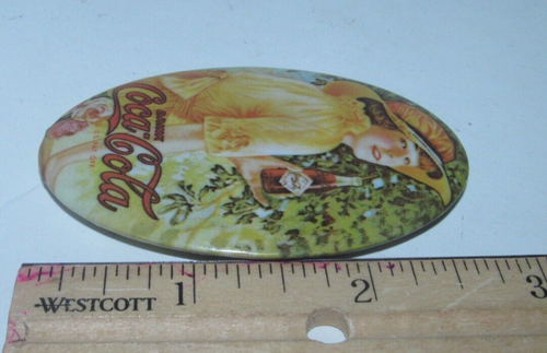 Coca-Cola 1973 Memorabilia Specchio Tascabile Vintage Donna Ovale (L) - Foto 4 di 5