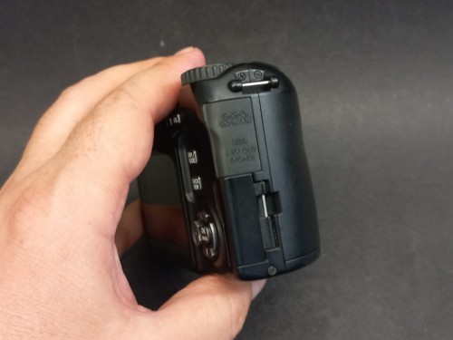 Vintage Digital Camera Olympus SP-350, 8 Megapixel - Picture 5 of 10