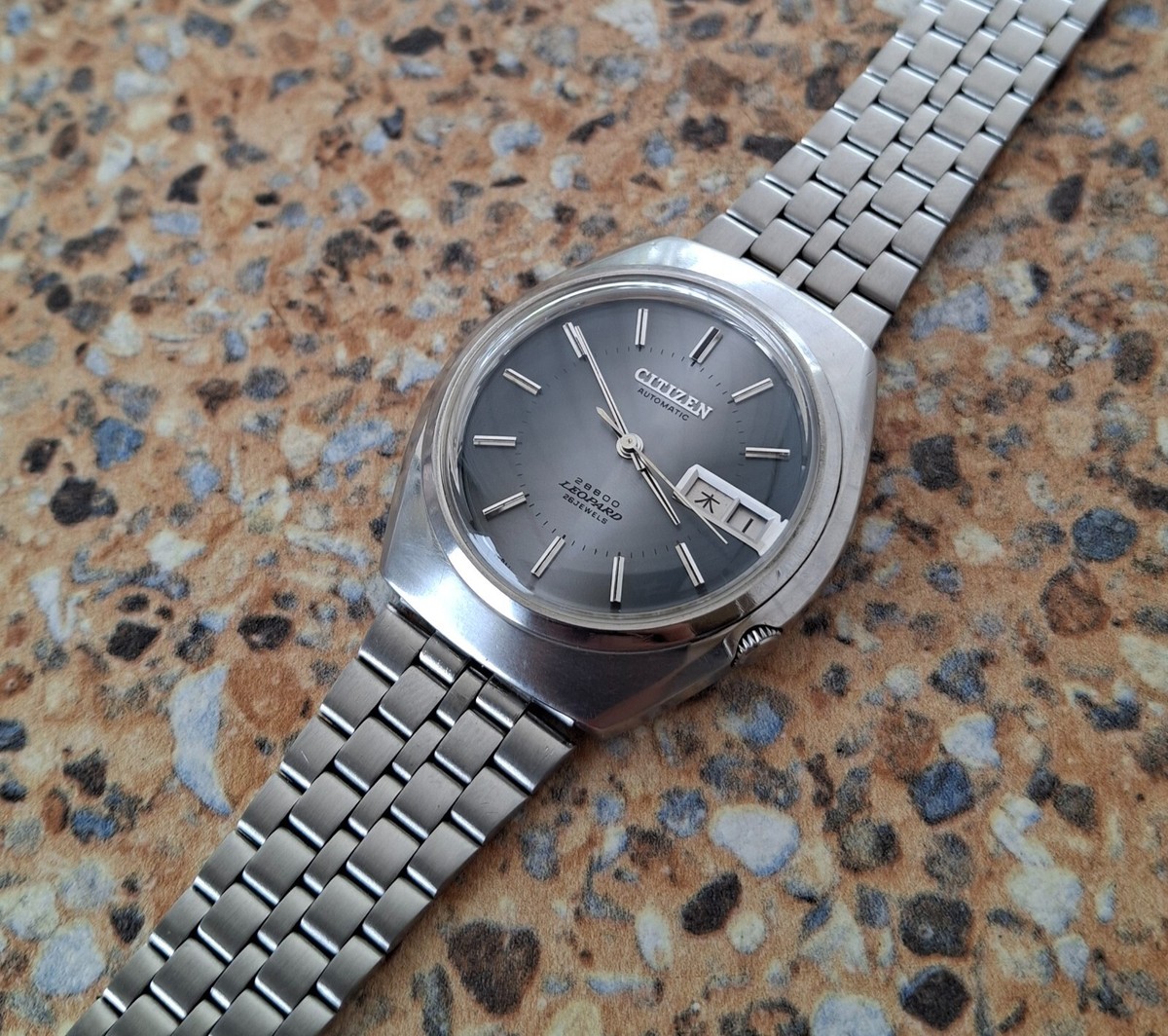 CITIZEN　28800 LEOPARD 26JEWELRYS RARE VINTAGE CITIZEN LEOPARD 28800 GREEN DIAL AUTOMATIC 26