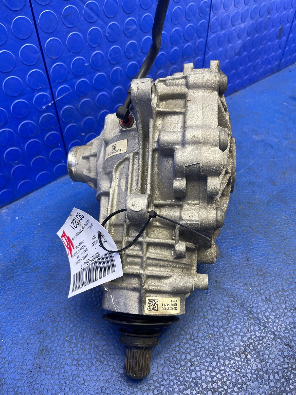 2017-2022 MASERATI LEVANTE AWD FRONT DIFFERENTIAL AXLE CARRIER 670032183