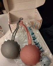 HappyDoo 2 silicone Pacifier Holders Clip