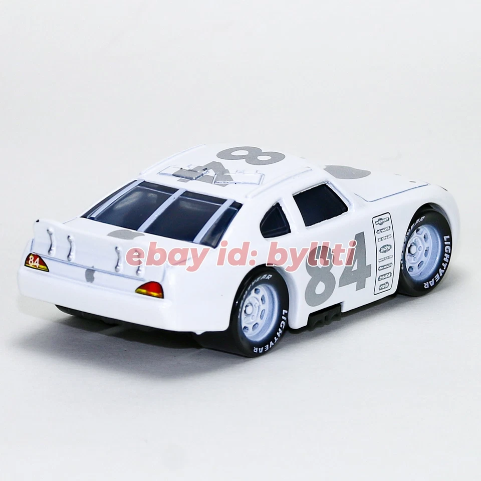 Mattel Disney Pixar Cars No.84 Apple Car 1:55 Diecast Car Toy Vehicle, NUEVO Suelto Foto 2 de 4