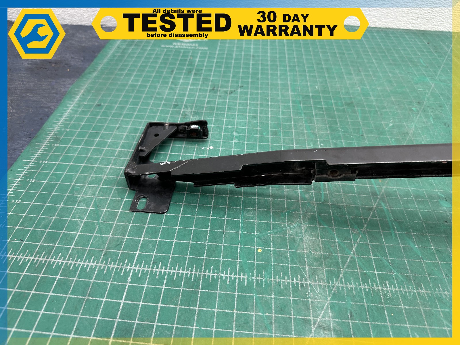 06-12 BENTLEY Flying Spur FRONT BUMPER CENTER MOUNT SUPPORT BRACKET OEM