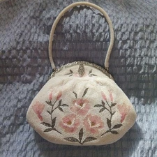 Retro floral embroidery beads Japanese bag