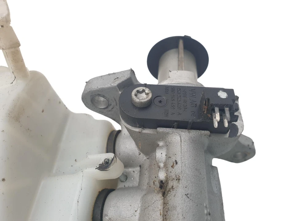 Porsche Cayenne Brake Master Cylinder 3.0 Diesel MCV.VA 2015 - Image 3 of 4