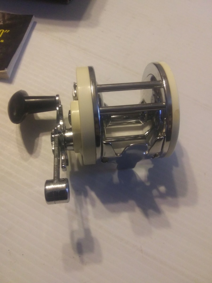 VINTAGE FISHING REEL GARCIA MITCHELL 602 ORIGINAL BOX MADE IN FRANCE
