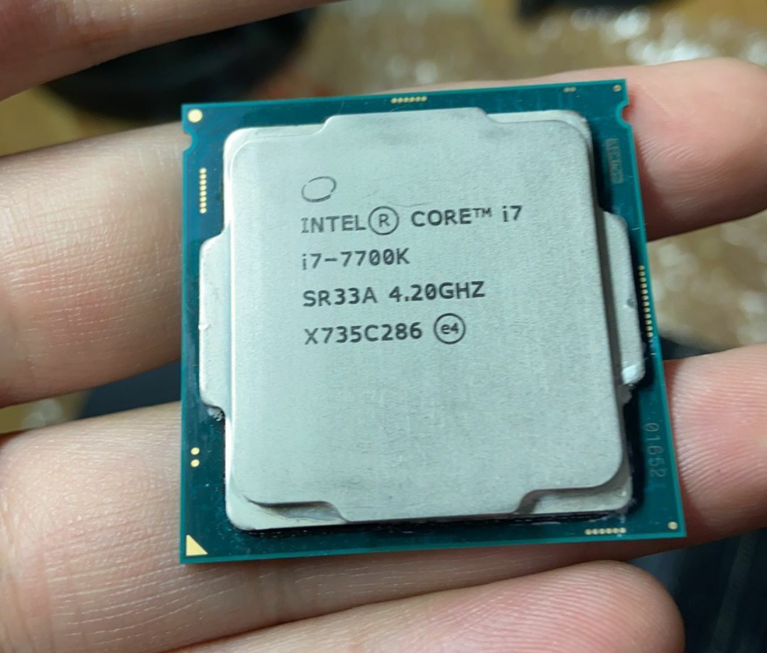 7th Gen Intel Core i7-7700K LGA 1151 CPU 4.5 GHz Quad Cores Processor 91W