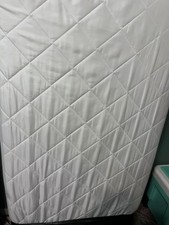 New white baby mattress for baby crib with zippable cover