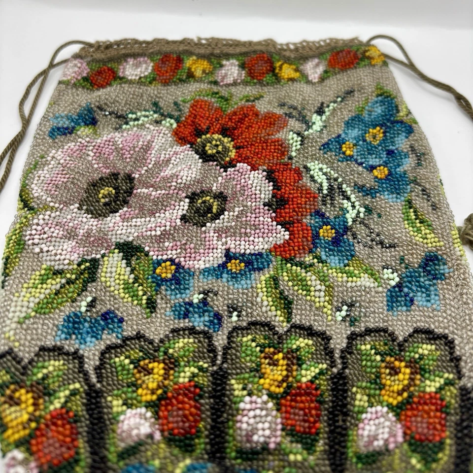 BOLSO VICTORIANO ANTIGUO CON CUENTAS FLORALES Foto 4 de 4
