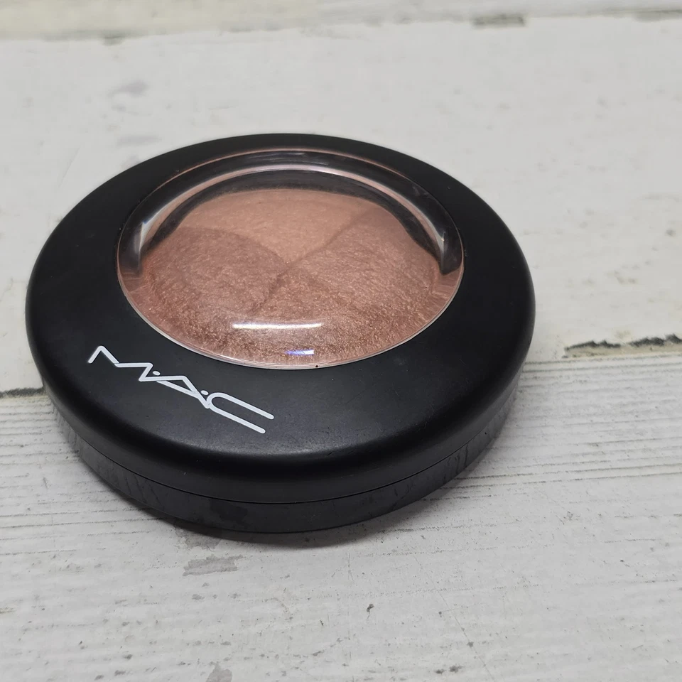 MAC Mineralize Skinfinish PERFECTLY LIT New NO BOX RARE HTF 0.28 Oz - Image 4 of 4