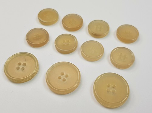 Botones de cuerno genuinos color amarillo avena para traje, chaqueta, blazer.En conjuntos. - Imagen 3 de 10