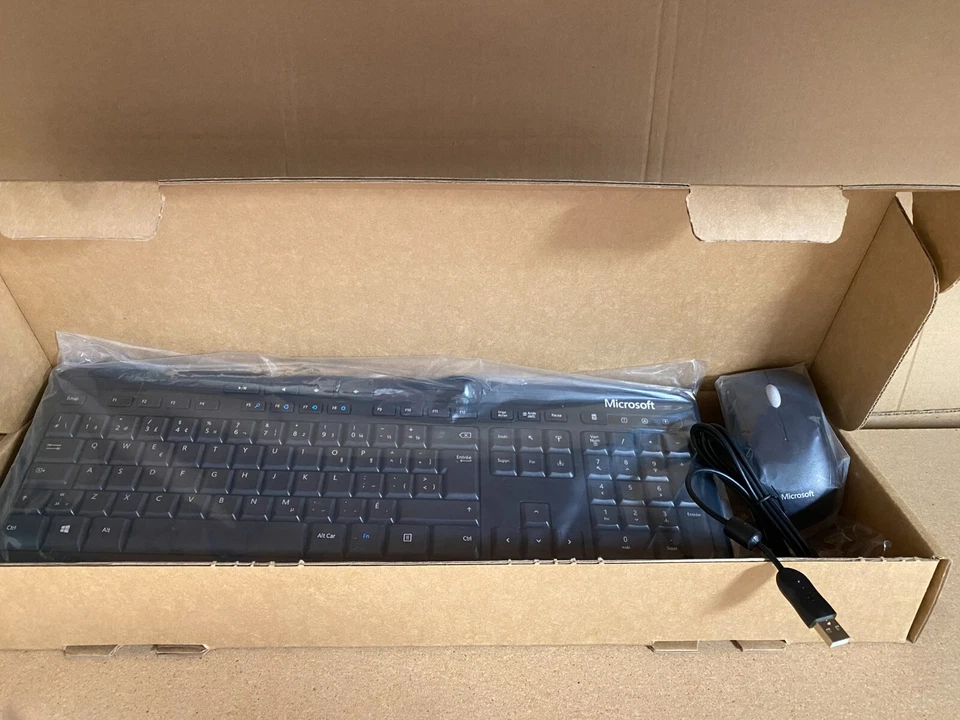 ((( French (Canada)  ))) Microsoft Wired Desktop 600 Keyboard + Mouse (QWERTY) - Image 2 of 4