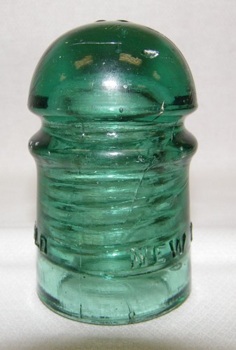 Set of 2 - Vintage . "B" CD 145 & Brookfield N.Y. CD 102 Green Glass Insulators - Picture 6 of 11