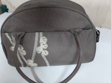 Geräumige wunderschöne Wickeltasche von Lässig mit viel Zubehör Wie Neu Ansehen 
