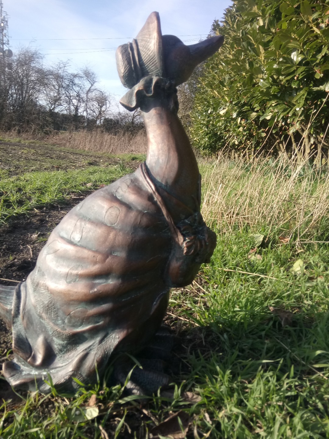 Jemima Puddle Duck Beatrix Potter Garden Ornament Statue Bronze Effect