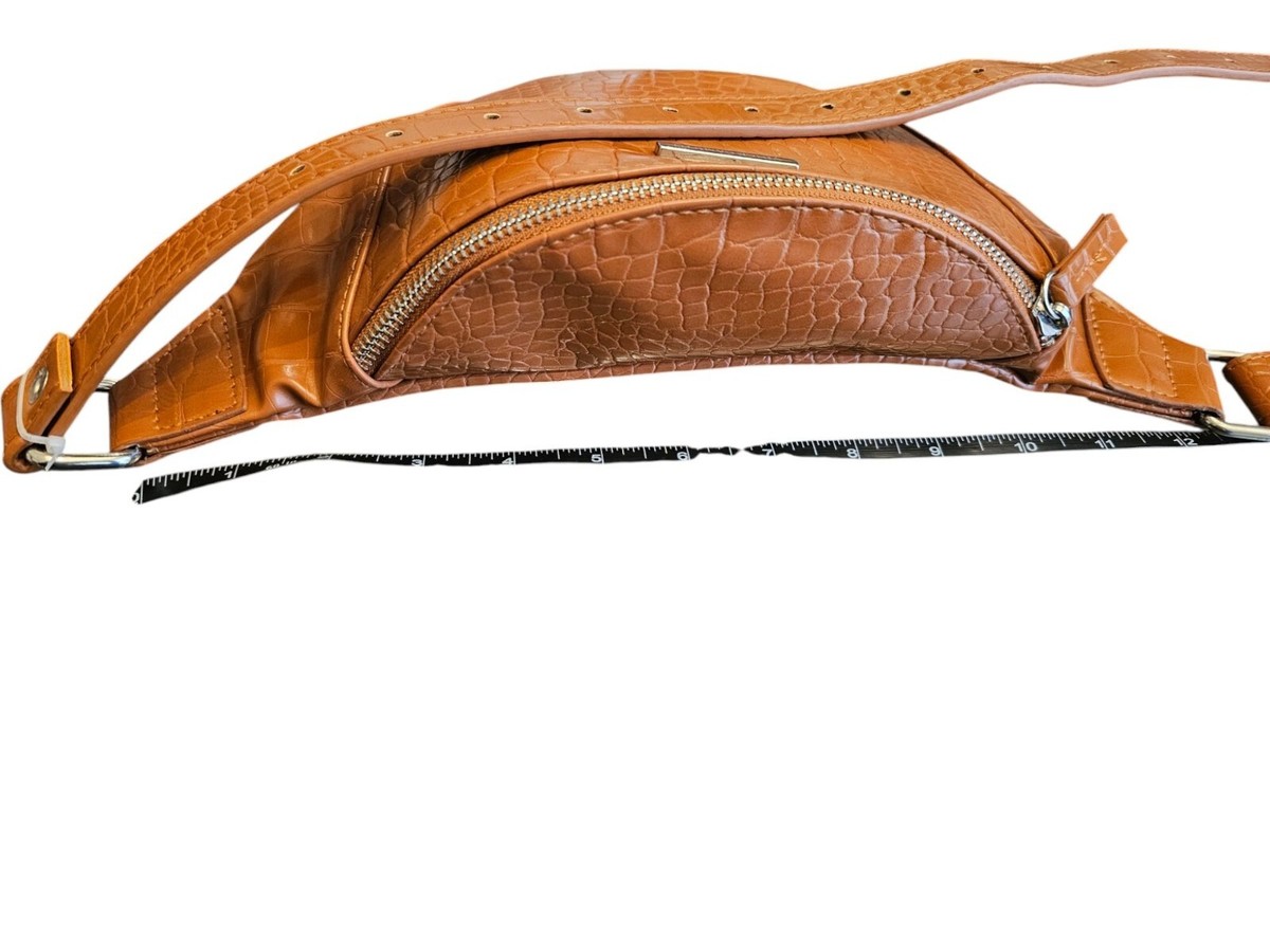 Vince Camuto Brown Tan Pebbled Leather Belt Bag XL Vince Camuto Brown Silver Croc Embossed Belt Bag/Fanny Pack  main image 3
