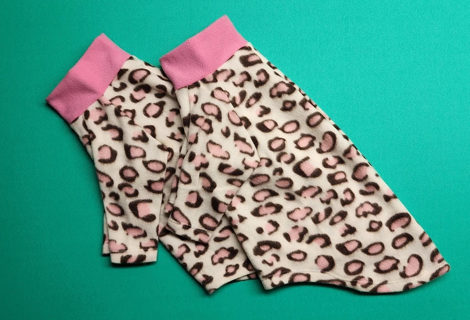 Stylish Pink Leopard Print Fleece Sweater for Cats & Small Dogs - Size Large - Image 2 of 4