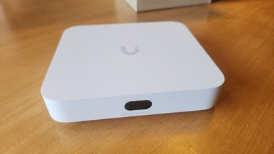 Ubiquiti Cloud Gateway Ultra 4x Gigabit Ethernet LAN, 1x 2.5 Gigabit Ethernet WA