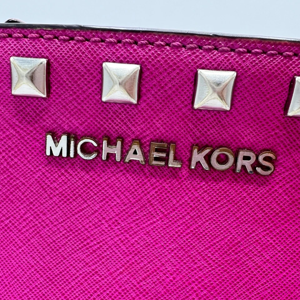 Bolso Bandolera Mensajero Michael Kors Selma Tachonado Saffiano Rosa Caliente/Plateado Foto 2 de 4