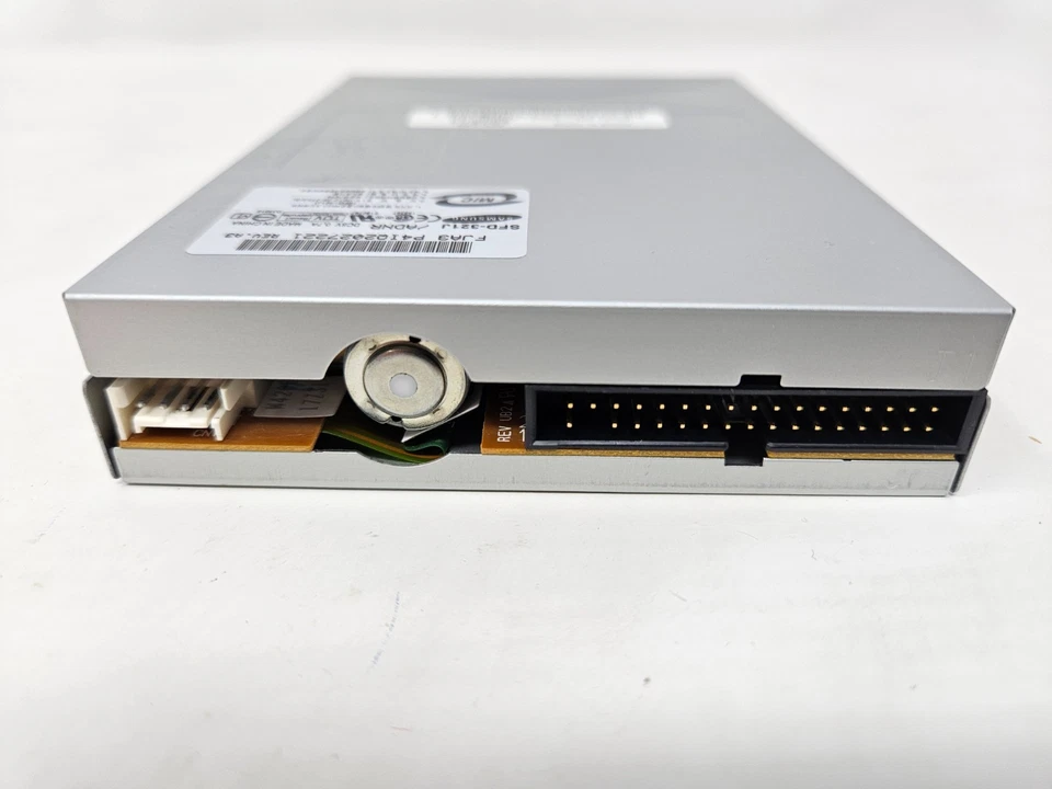 Samsung SFD-321J - 3.5" 1.44 MB Internal Floppy Drive - TESTED - Image 2 of 3