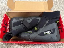 Hyper Flex 7mm Round Toe Wetsuit Boots Men's Size 5 XB70V-31