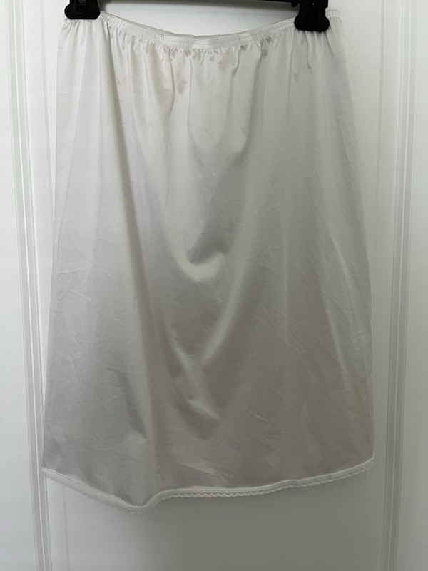 Vintage Vanity Fair White half slip size large with side slit style 11-750