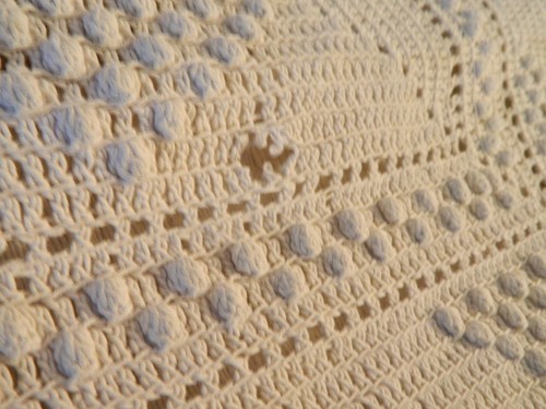 Colcha de ganchillo crema estrellas palomitas algodón 90" X 104" hecha a mano de colección - Imagen 7 de 11