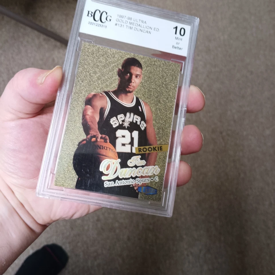 Fleer Ultra Tim Duncan 1997-98 RC medallón de oro edición #131 BCCG 10!! Muy BONITO Foto 2 de 4
