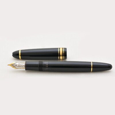 MONTBLANC MEISTERSTUCK Goldbeschichtet 4810 Schwarzer Füllfederhalter 14 Kt 585