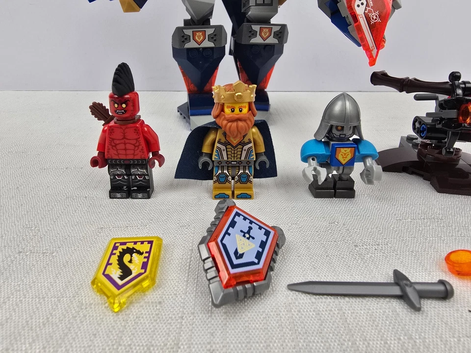 LEGO Nexo Knights 70327 The King's Mech 100% Complete Used - Image 4 of 4