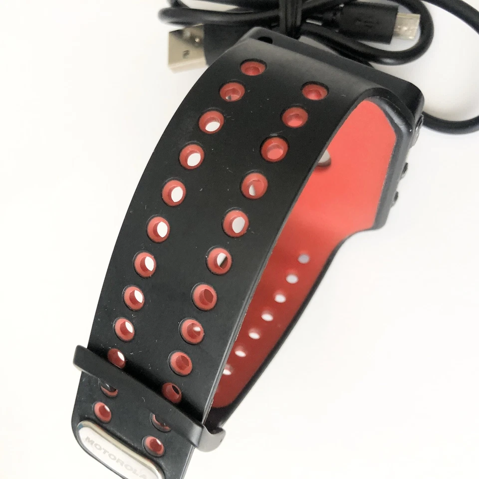 Clean-  Motorola MOTOACTV 8GB GPS Sports Watch & MP3 Player / Clean - Image 4 of 4