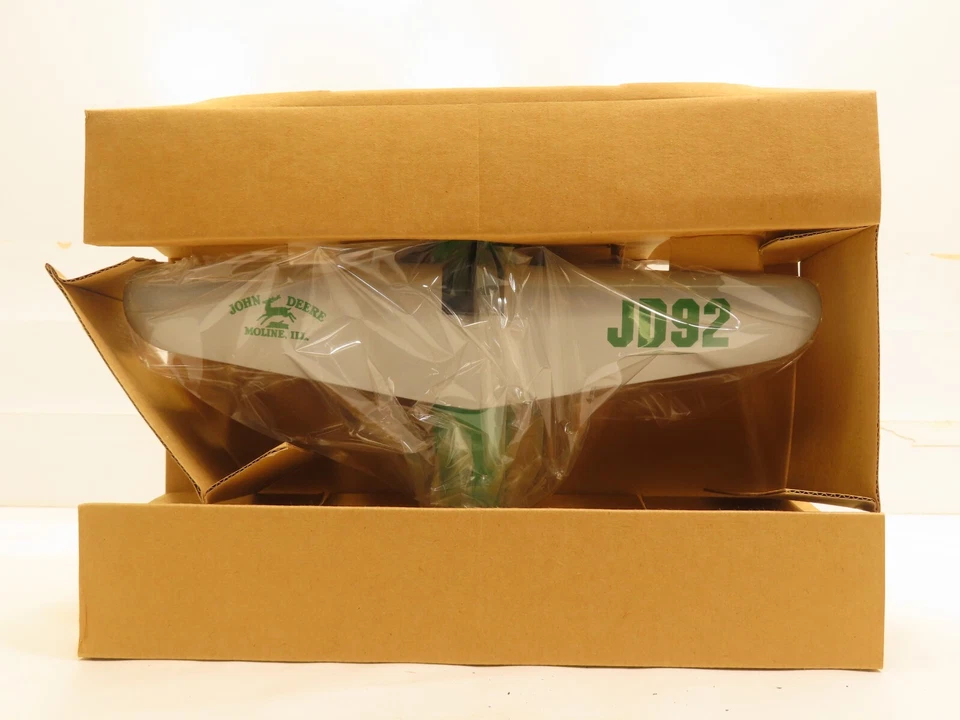 Spec Cast 35002 John Deere Airplanes LN - Image 2 of 3