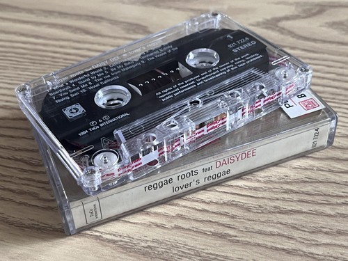 Reggae Roots Featuring Daisy Dee Lover's Reggae Cassette Tape (PolyGram TH 1994) - Picture 3 of 3