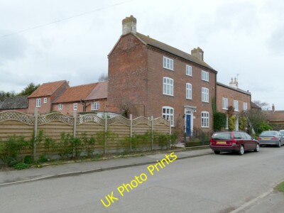 Foto 6x4 Mälzerei Bauernhaus und Kopfsteinpflaster, Hauptstraße Hickling\/SK6 um 2015